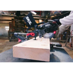 SKIL 20V Afkortzaag / Verstekzaag 216mm Met Trekfunctie En Laser 3590AA Incl. 4.0Ah Accu + Snellader -Elektrisch Gereedschap 123 1641