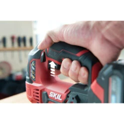 SKIL 20V Decoupeerzaag 3420CA (zonder Accu) 11 SKIL 20V Decoupeerzaag 3420CA (zonder Accu) -Elektrisch Gereedschap 123 2012