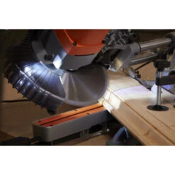 Black & Decker BLACK+DECKER 2100W 254mm Afkort- En Verstekzaag BES710-QS 10 Black & Decker BLACK+DECKER 2100W 254mm Afkort- En Verstekzaag BES710-QS -Elektrisch Gereedschap 123 2034