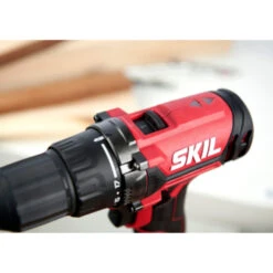 SKIL 20V Accuboormachine 3008HC + 2 Accu's 2,0Ah + Lader + 51-delige Set + Koffer -Elektrisch Gereedschap 123 2779