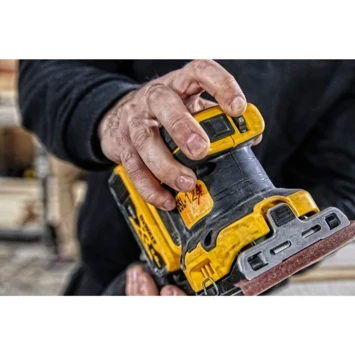 DeWalt 18V XR Vlakschuurmachine Brushless DCW200N-XJ (zonder Accu) 8 DeWalt 18V XR Vlakschuurmachine Brushless DCW200N-XJ (zonder Accu) - Afbeelding 8
